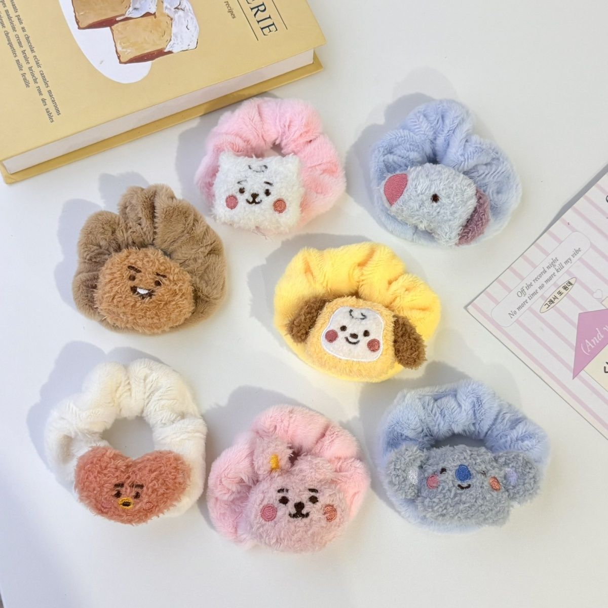 BT21 만화 귀여운 봉제인형 머리끈 카와이 헤어밴드  - Anime Merchandise Wholesale 리뷰 및 가격