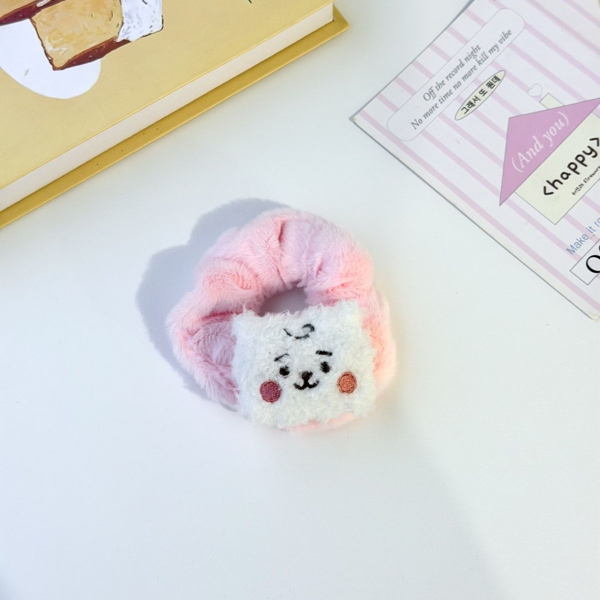 BT21 만화 귀여운 봉제인형 머리끈 카와이 헤어밴드  - Anime Merchandise Wholesale 리뷰 및 가격